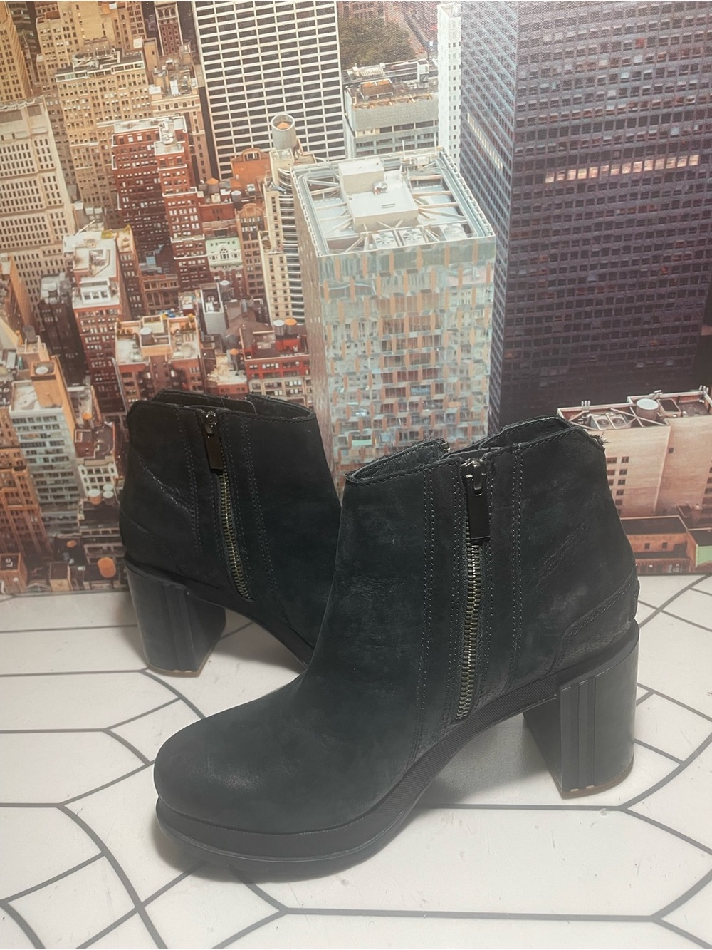Sorel Black Suede Ankle Booties with Side Zippers size 9